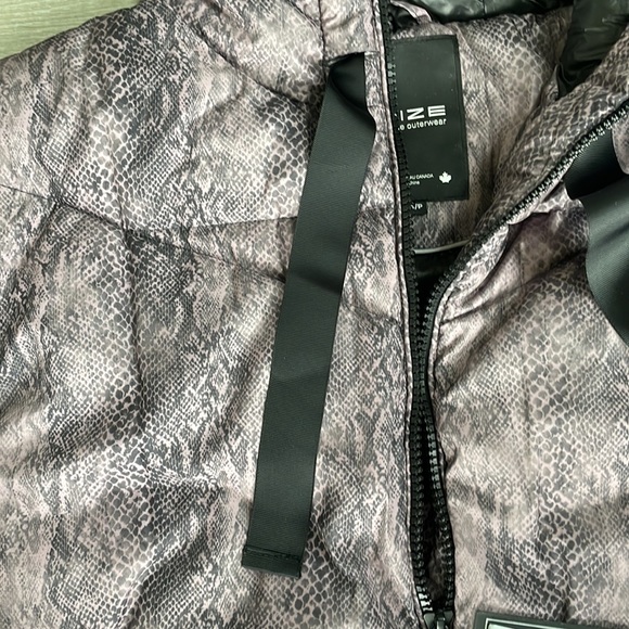 Noize Belle Puffer Python Print Jacket, Size Small - Picture 4 of 11
